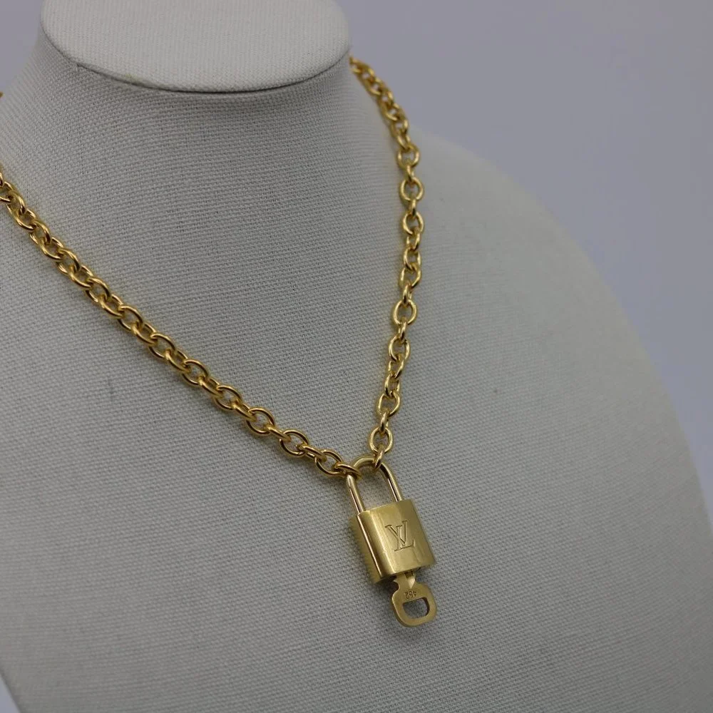 Louis Vuitton Gold Padlock & Key with Second-hand Necklace - Picture 3 of 7